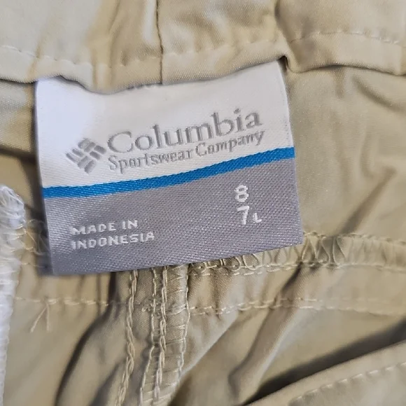 Columbia Women's Beige Cargo Shorts - Picture 2 of 5